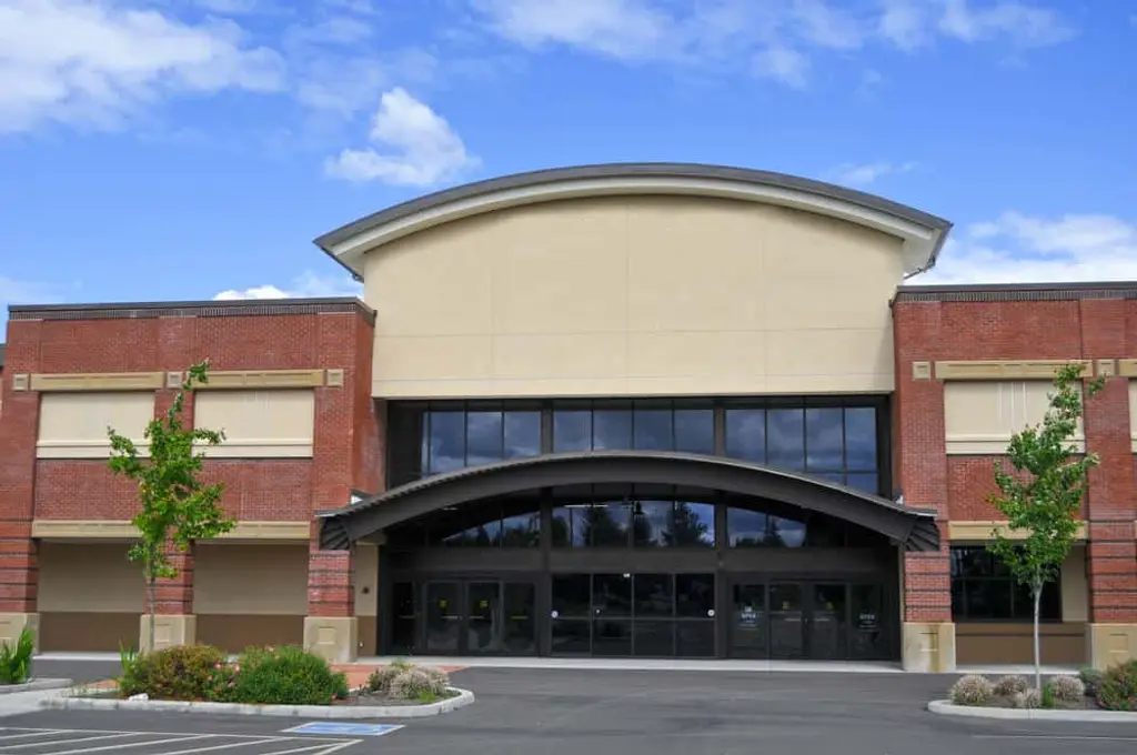Commercial Window Maintenance: Prolonging Lifespan & Performance